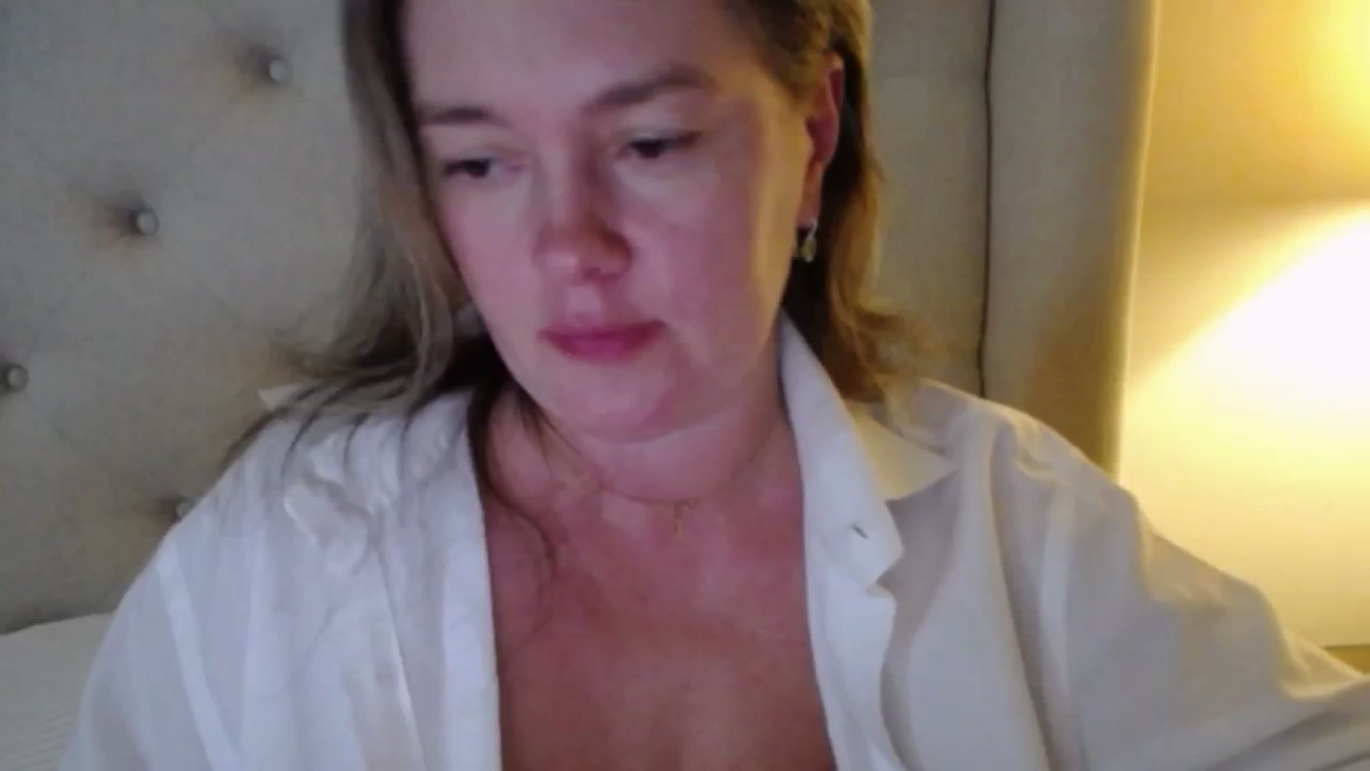 Gallery image thumbnail from J0llye's myfreecams stream on, 10/28/2025, 18:34 image 3 of 20
