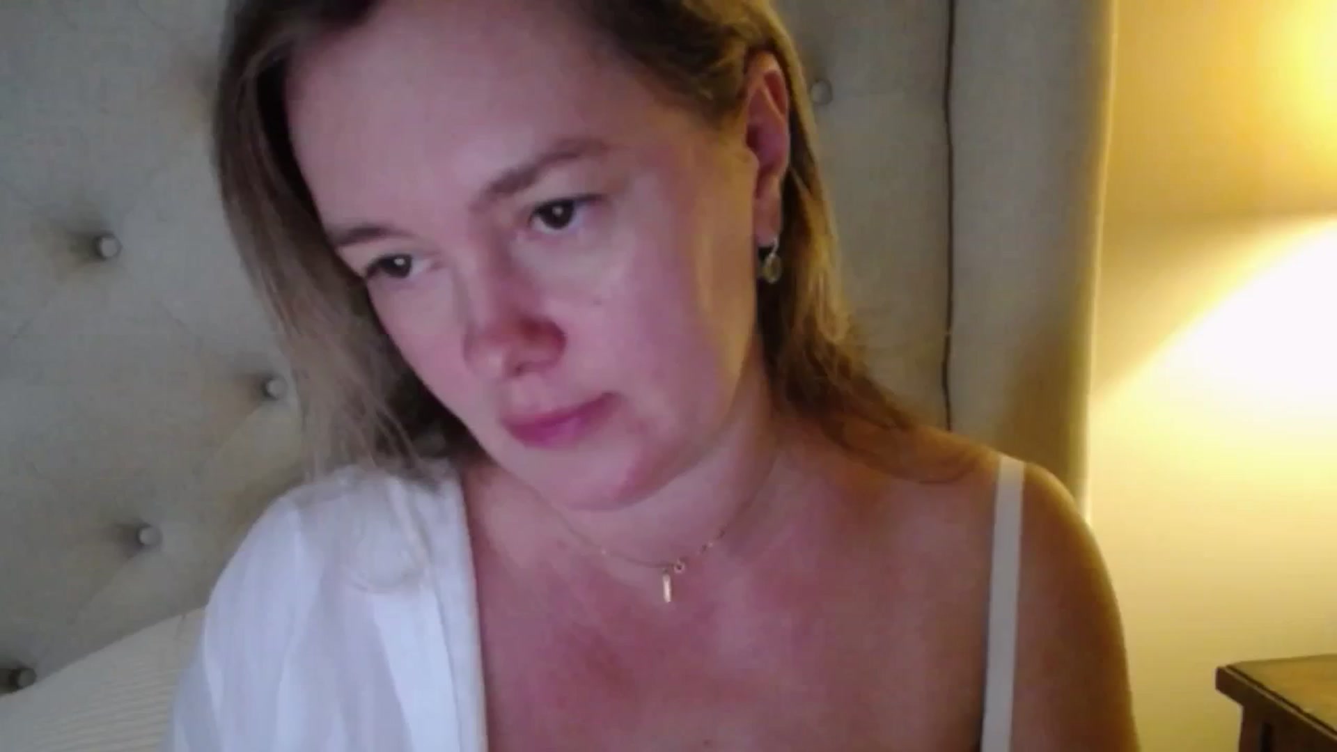 Gallery image thumbnail from J0llye's myfreecams stream on, 10/28/2025, 19:34 image 12 of 20