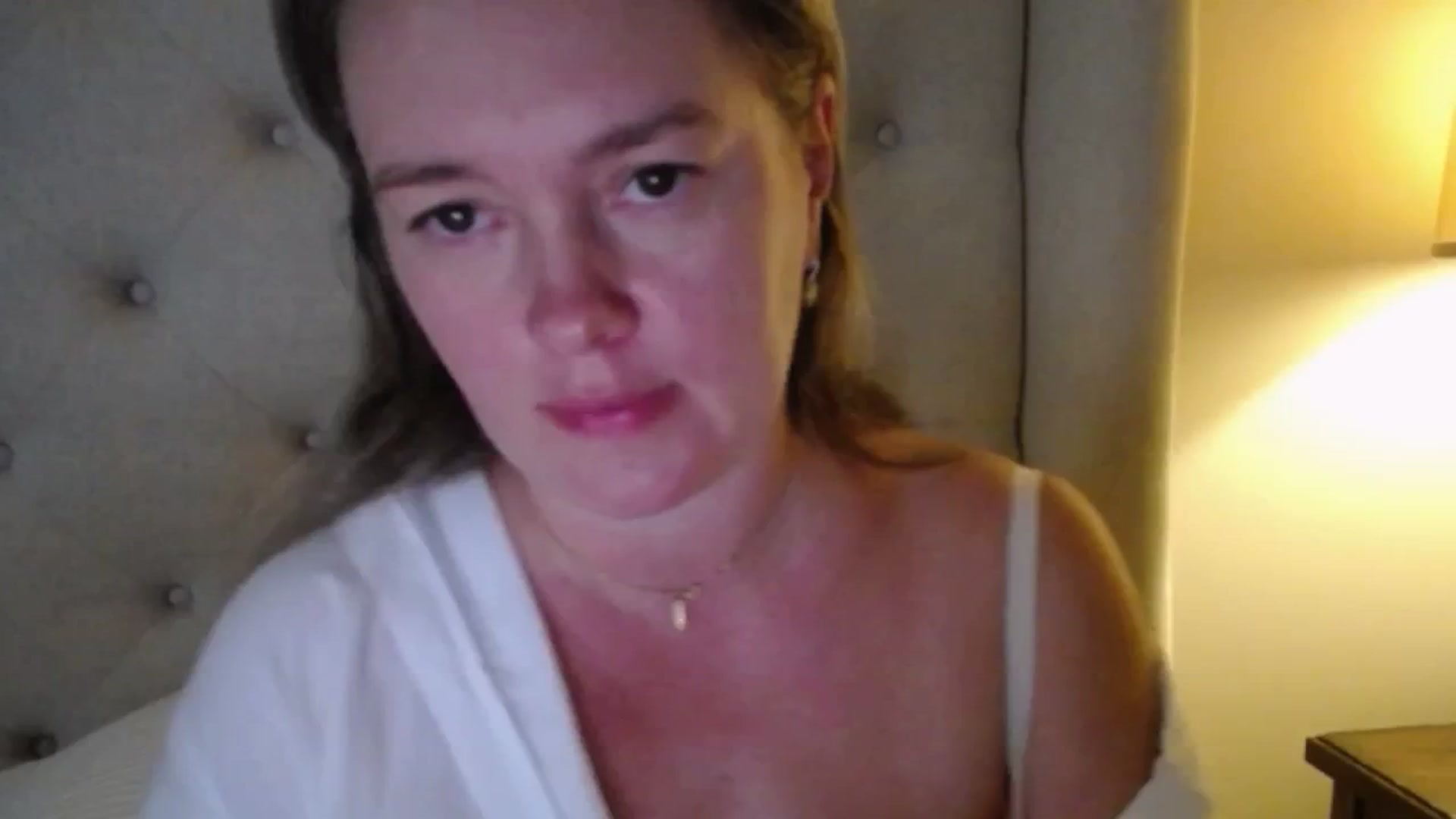 Gallery image thumbnail from J0llye's myfreecams stream on, 10/28/2025, 19:34 image 3 of 20