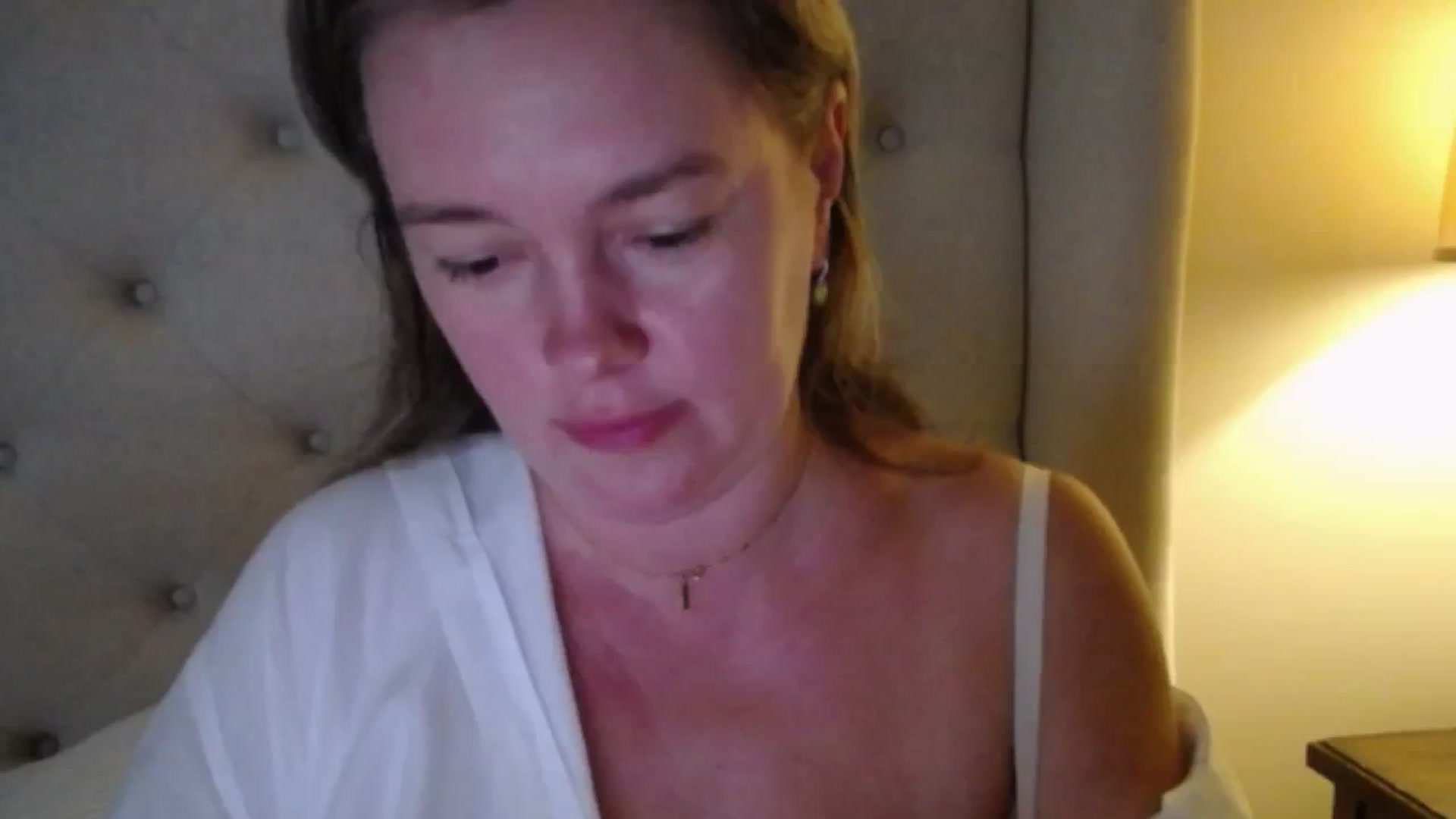 Gallery image thumbnail from J0llye's myfreecams stream on, 10/28/2025, 19:34 image 5 of 20