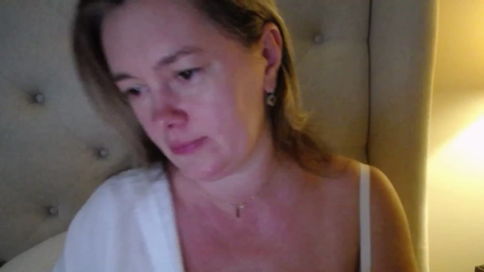 Gallery image thumbnail from J0llye's myfreecams stream on, 10/28/2025, 19:34 image 20 of 20