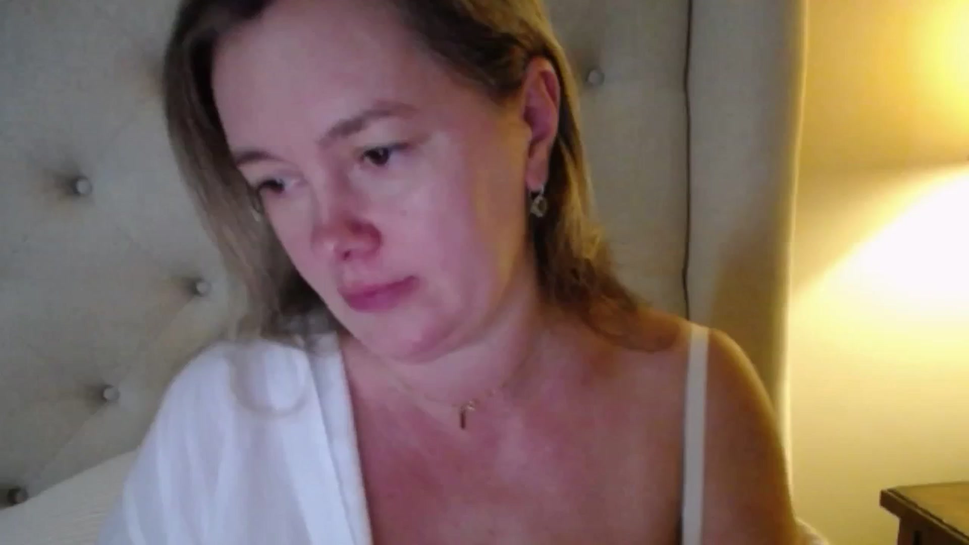Gallery image thumbnail from J0llye's myfreecams stream on, 10/28/2025, 19:34 image 11 of 20