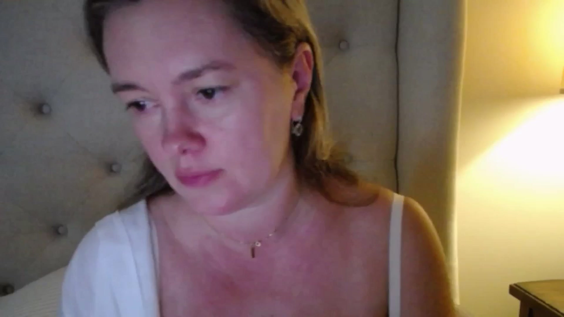 Gallery image thumbnail from J0llye's myfreecams stream on, 10/28/2025, 19:34 image 8 of 20