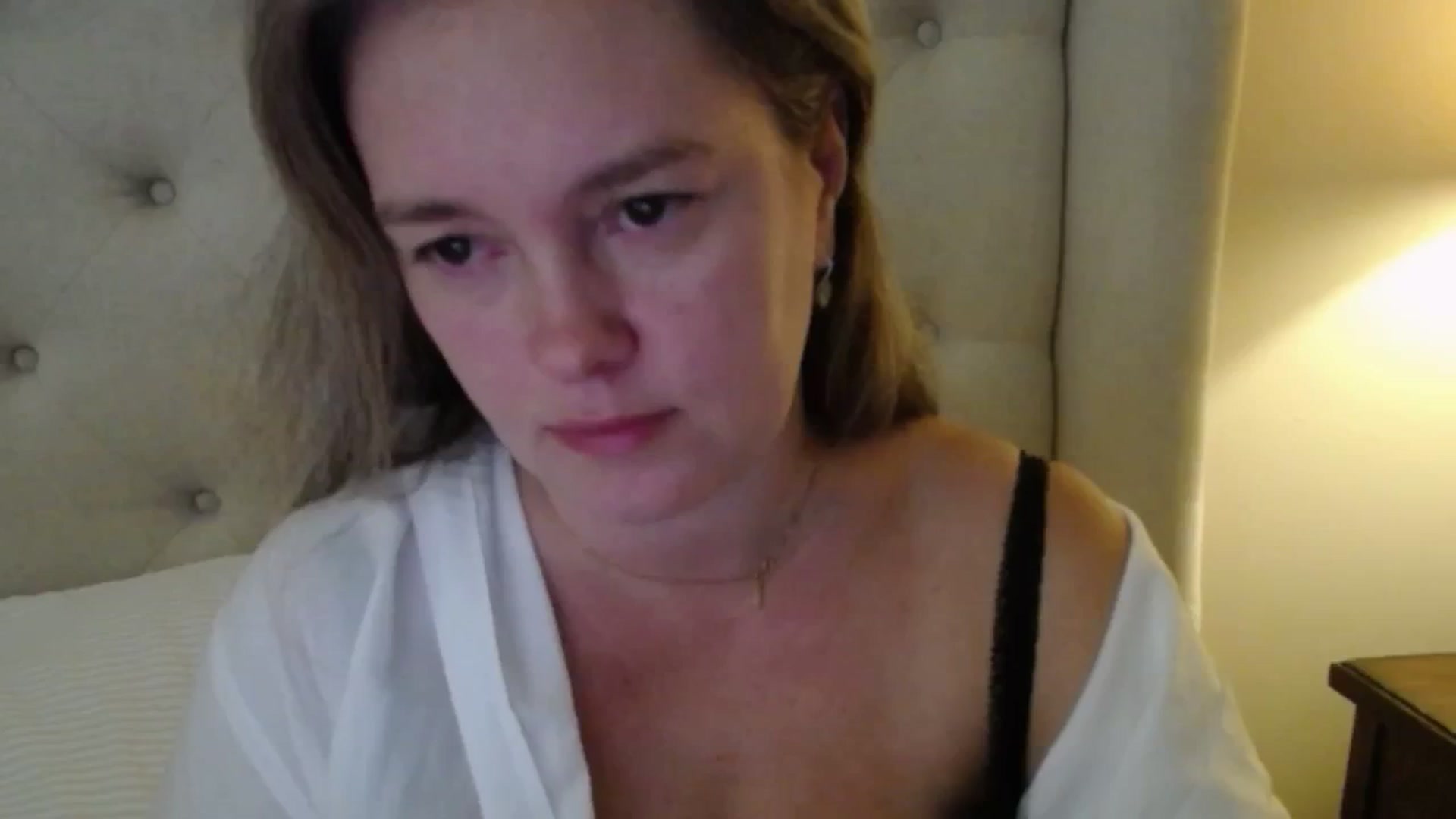 Gallery image thumbnail from J0llye's myfreecams stream on, 10/31/2025, 16:22 image 18 of 20
