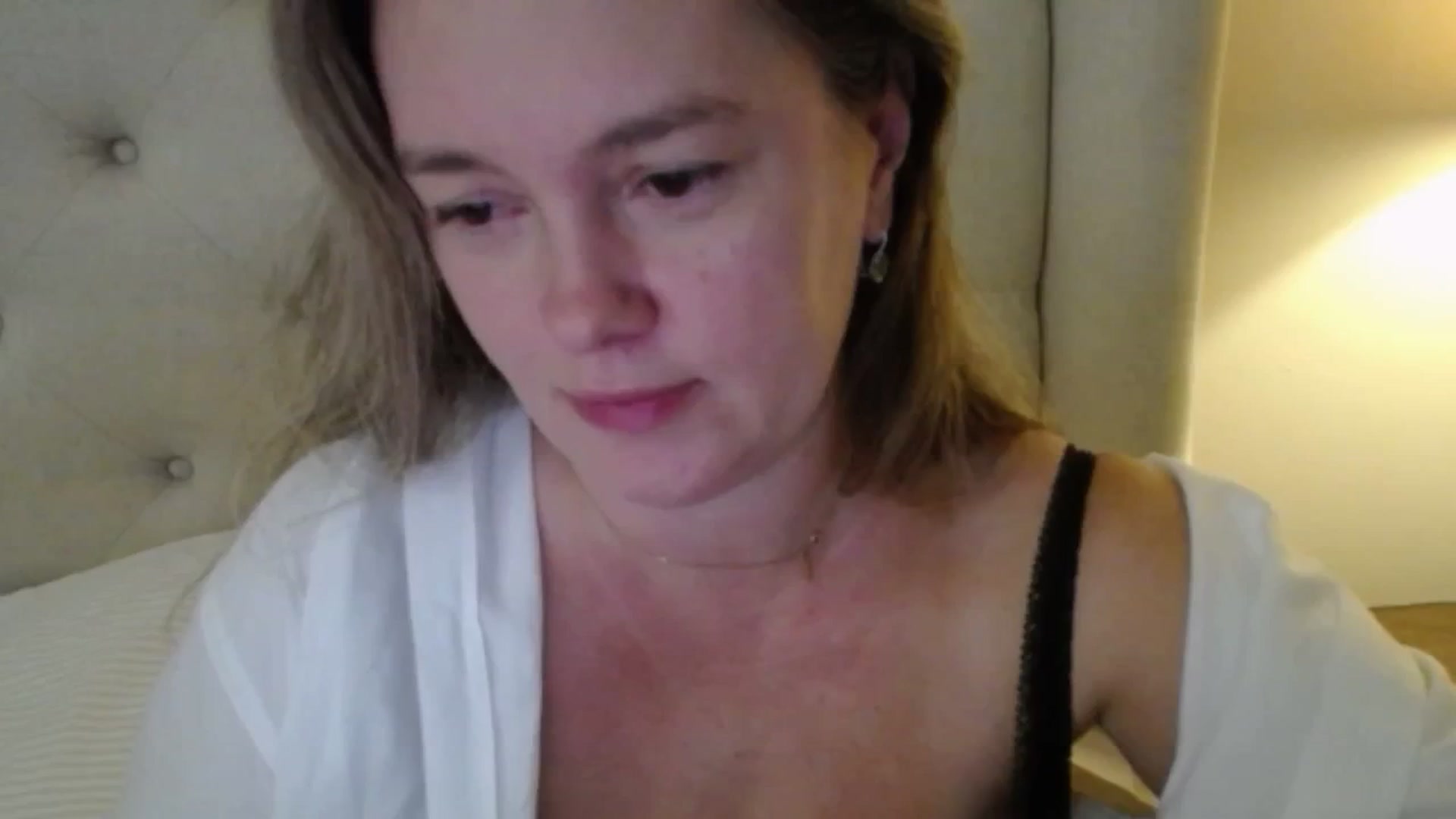 Gallery image thumbnail from J0llye's myfreecams stream on, 10/31/2025, 16:22 image 10 of 20