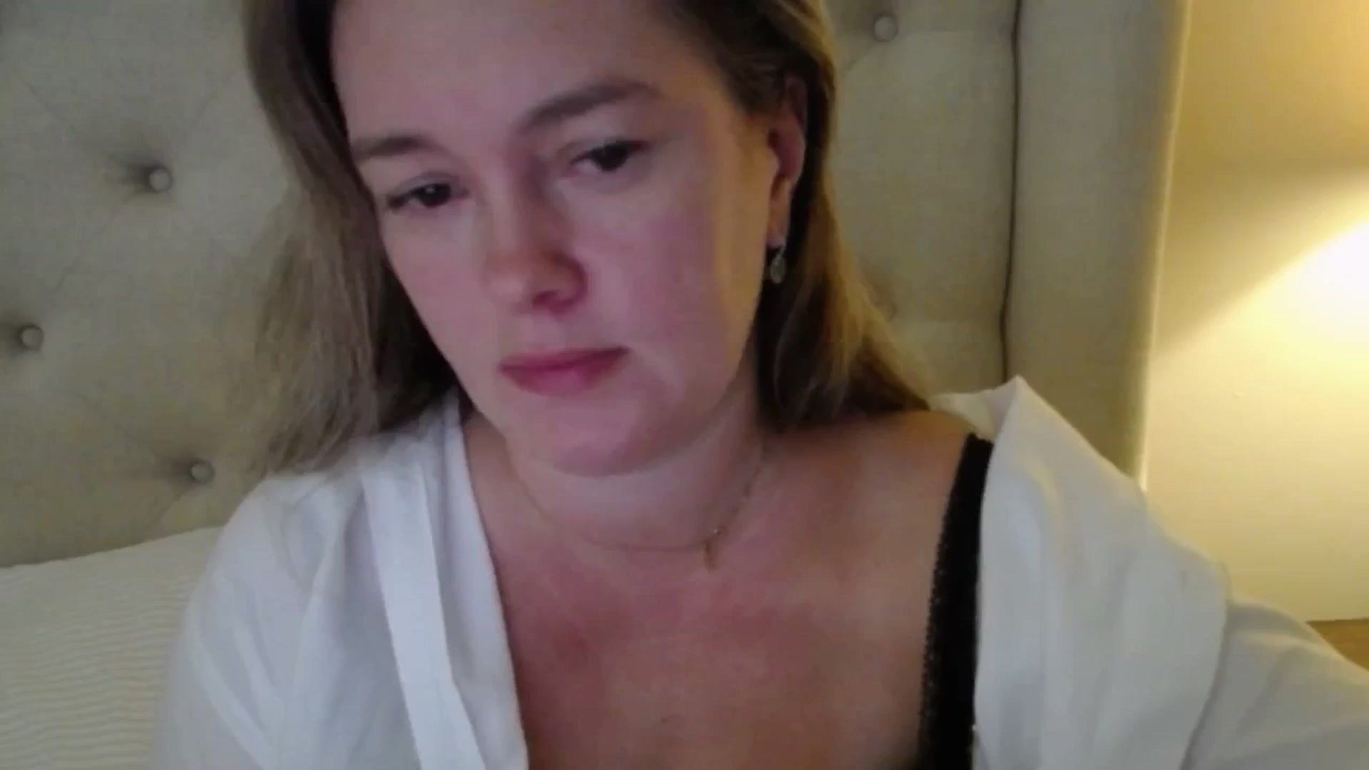 Gallery image thumbnail from J0llye's myfreecams stream on, 10/31/2025, 16:22 image 19 of 20