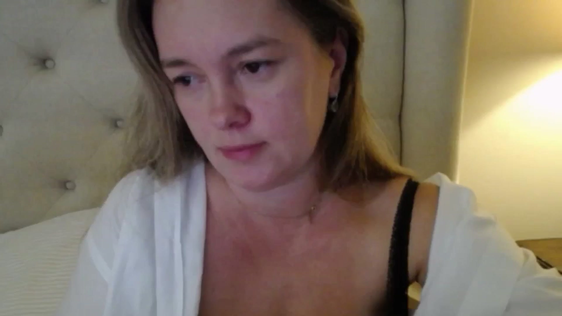 Gallery image thumbnail from J0llye's myfreecams stream on, 10/31/2025, 16:22 image 13 of 20