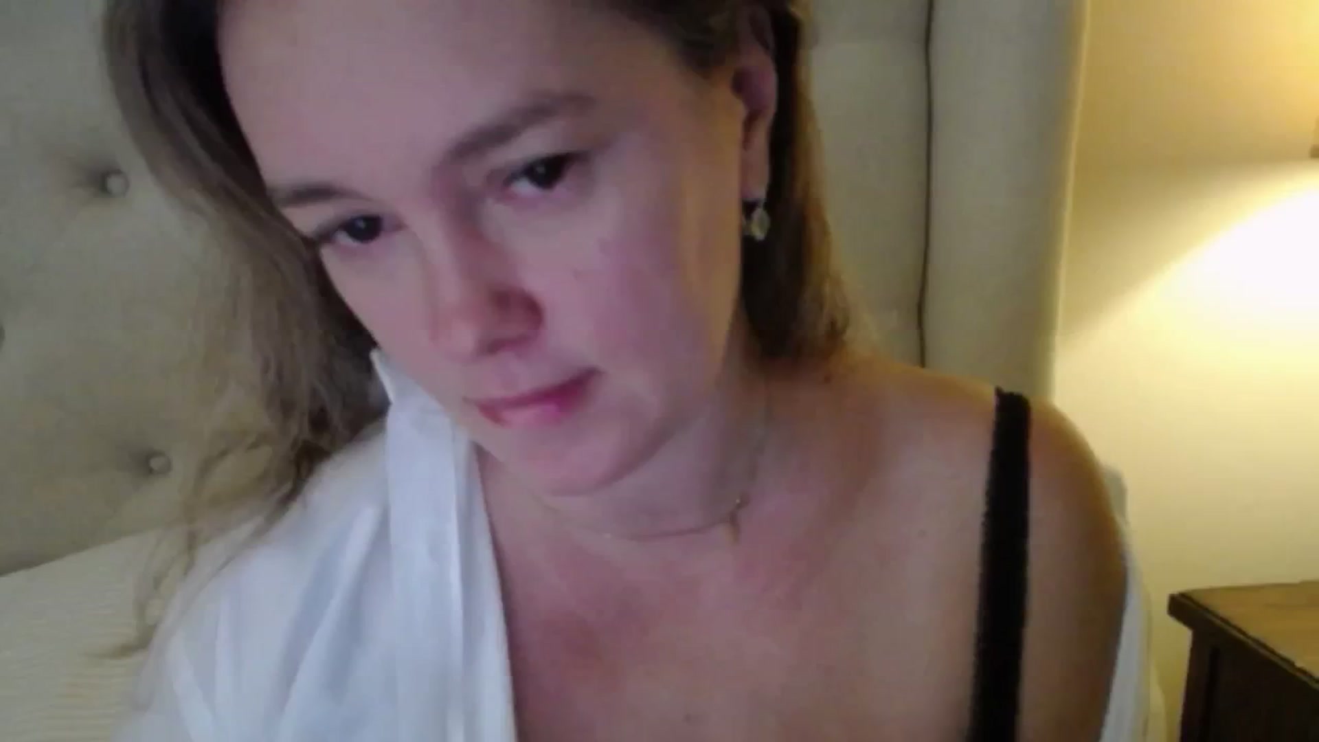 Gallery image thumbnail from J0llye's myfreecams stream on, 10/31/2025, 16:22 image 1 of 20