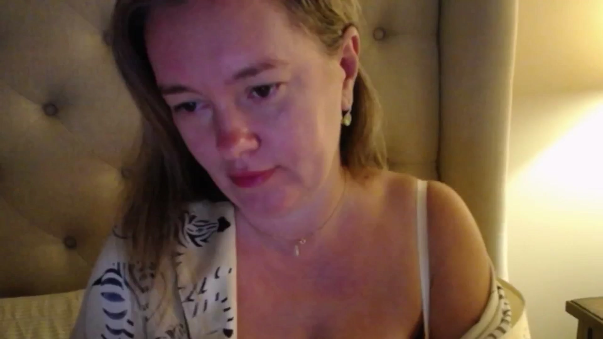 Gallery image thumbnail from J0llye's myfreecams stream on, 11/03/2025, 05:38 image 14 of 20