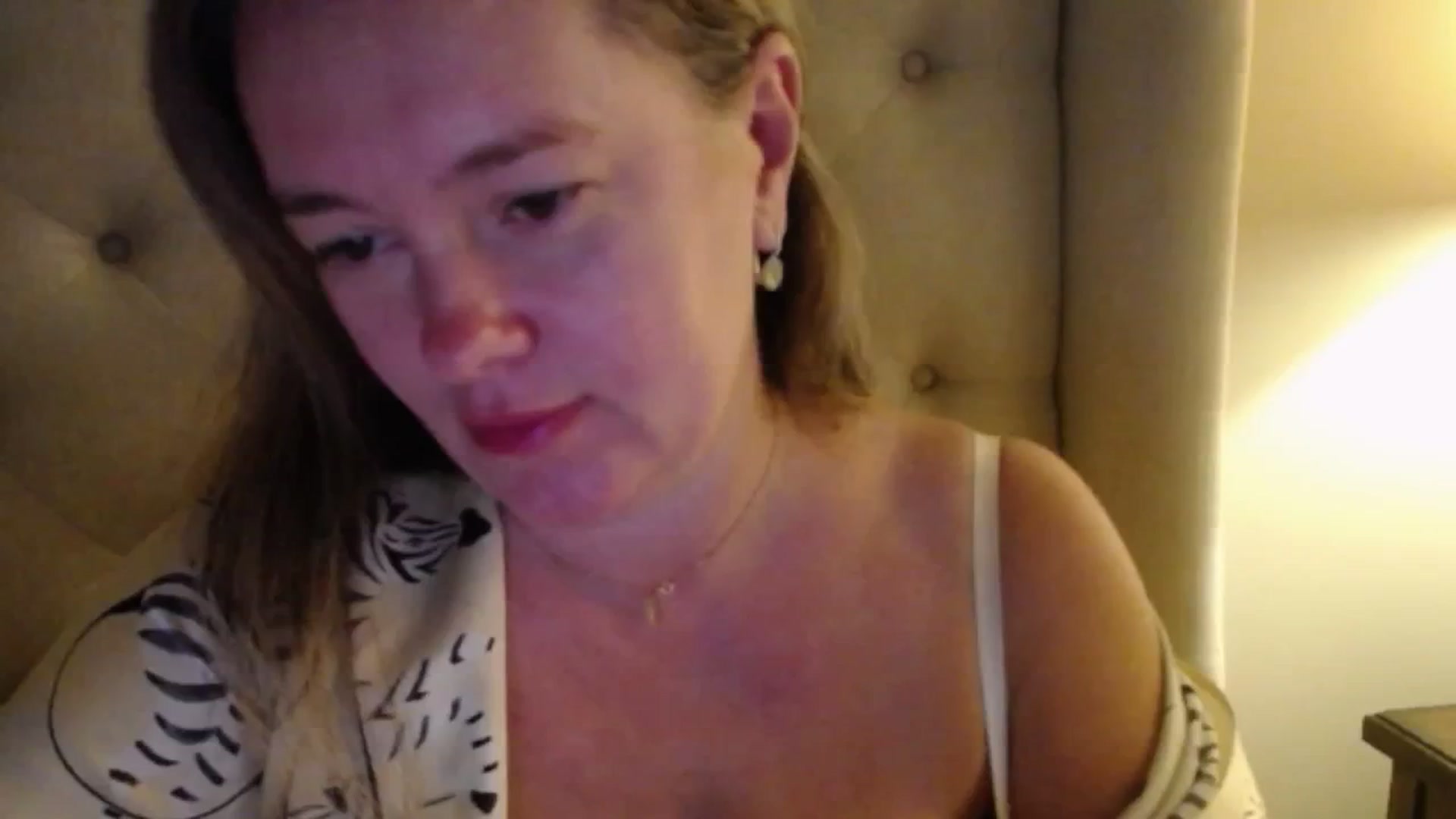 Gallery image thumbnail from J0llye's myfreecams stream on, 11/03/2025, 05:38 image 10 of 20