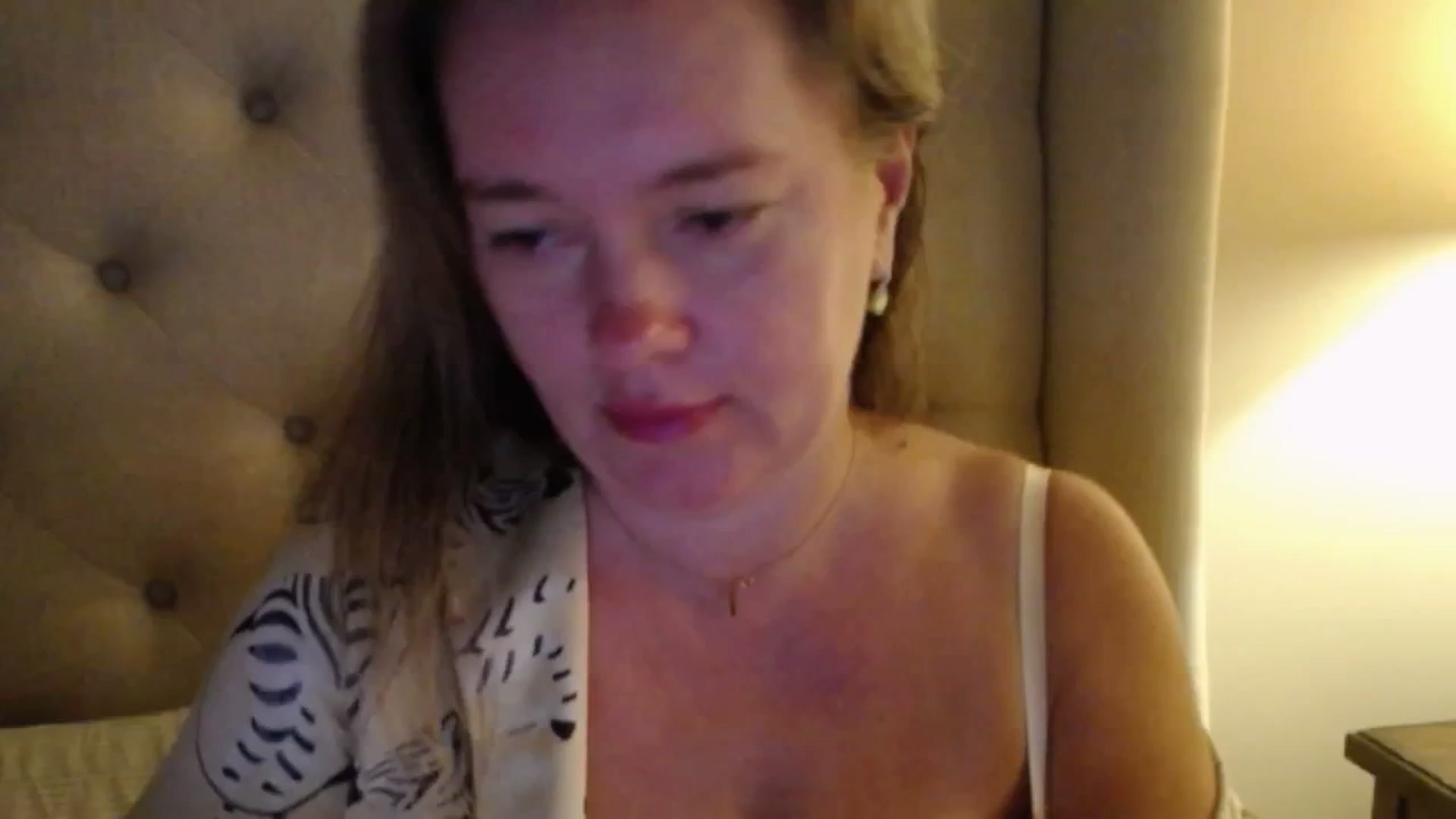 Gallery image thumbnail from J0llye's myfreecams stream on, 11/03/2025, 05:38 image 2 of 20