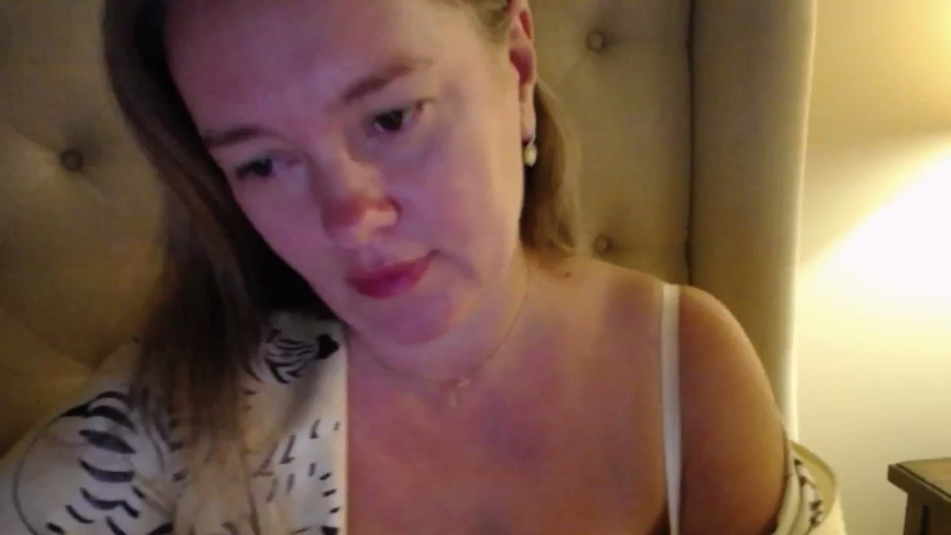 Gallery image thumbnail from J0llye's myfreecams stream on, 11/03/2025, 05:38 image 8 of 20