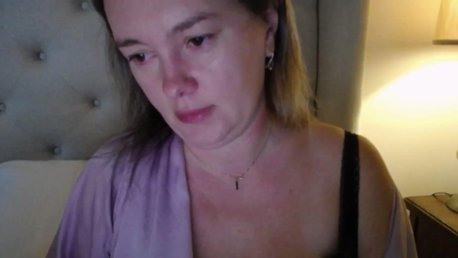 Gallery image thumbnail from J0llye's myfreecams stream on, 11/03/2025, 17:02 image 19 of 20