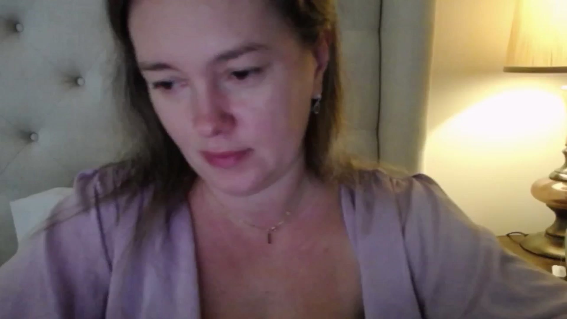 Gallery image thumbnail from J0llye's myfreecams stream on, 11/03/2025, 17:02 image 9 of 20
