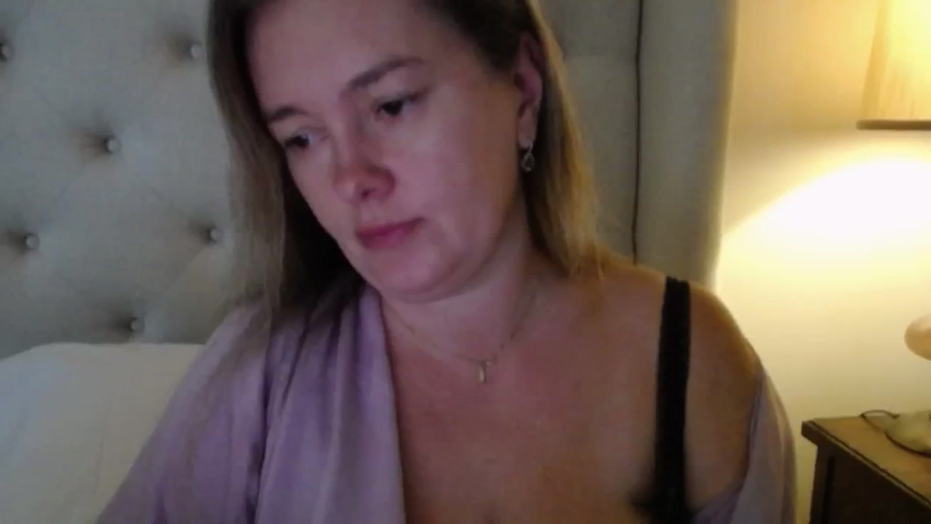 Gallery image thumbnail from J0llye's myfreecams stream on, 11/03/2025, 17:02 image 14 of 20