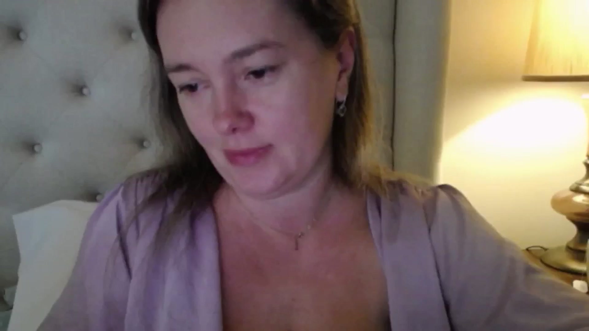 Gallery image thumbnail from J0llye's myfreecams stream on, 11/03/2025, 17:02 image 10 of 20