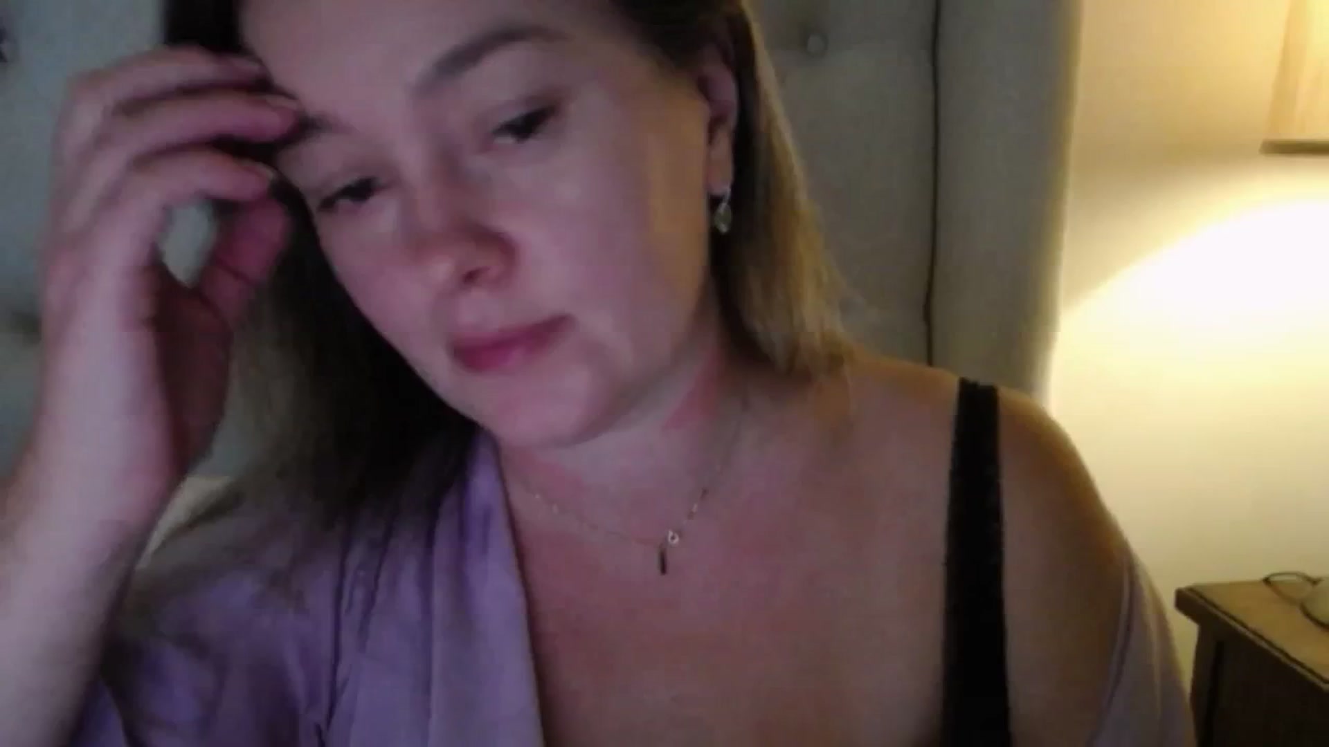 Gallery image thumbnail from J0llye's myfreecams stream on, 11/03/2025, 17:02 image 18 of 20