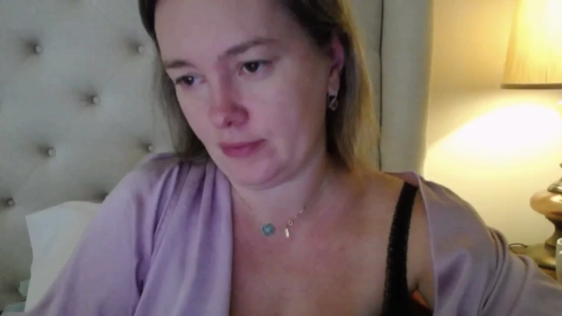 Gallery image thumbnail from J0llye's myfreecams stream on, 11/03/2025, 17:02 image 1 of 20