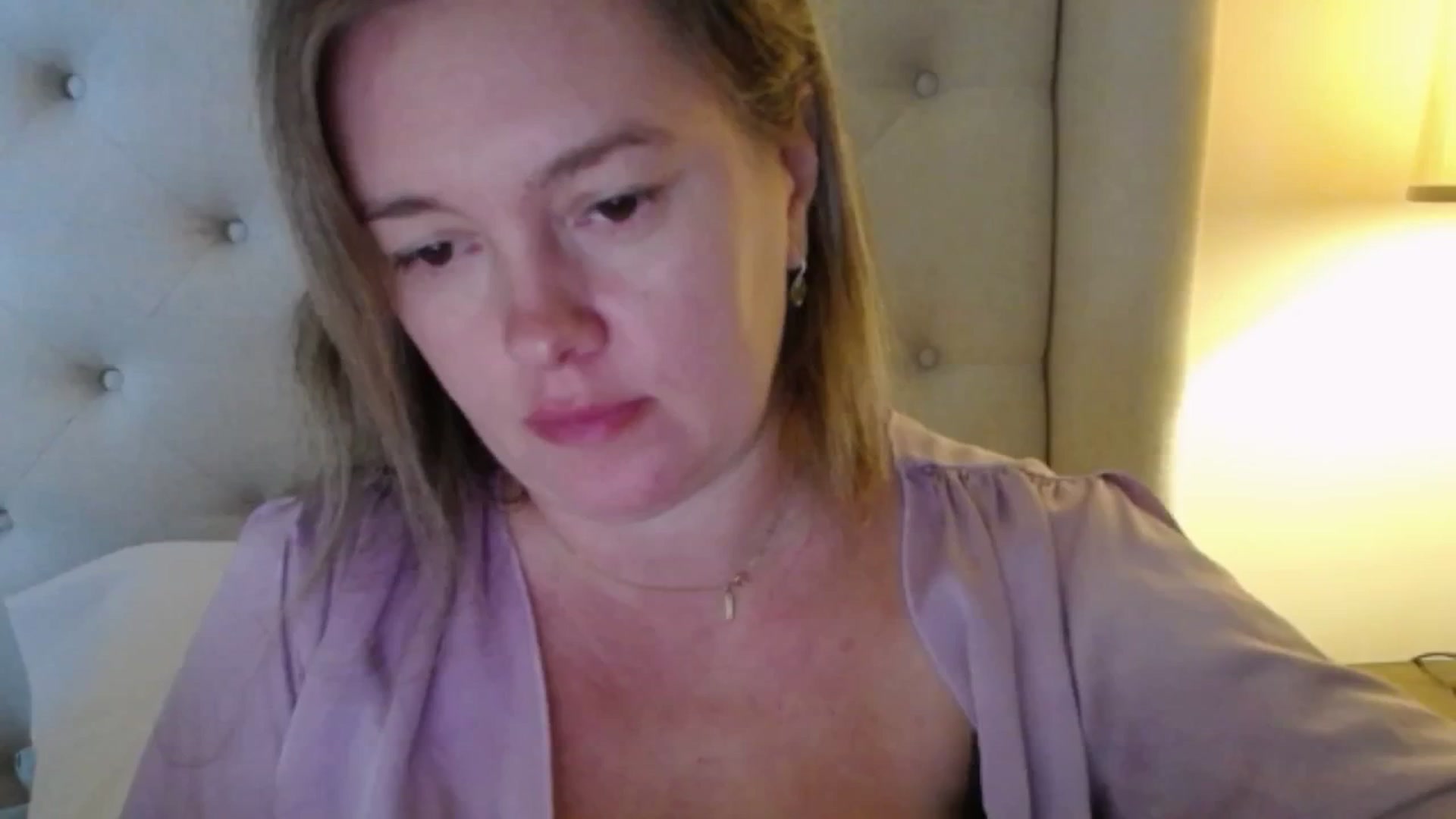 Gallery image thumbnail from J0llye's myfreecams stream on, 11/03/2025, 20:06 image 15 of 20