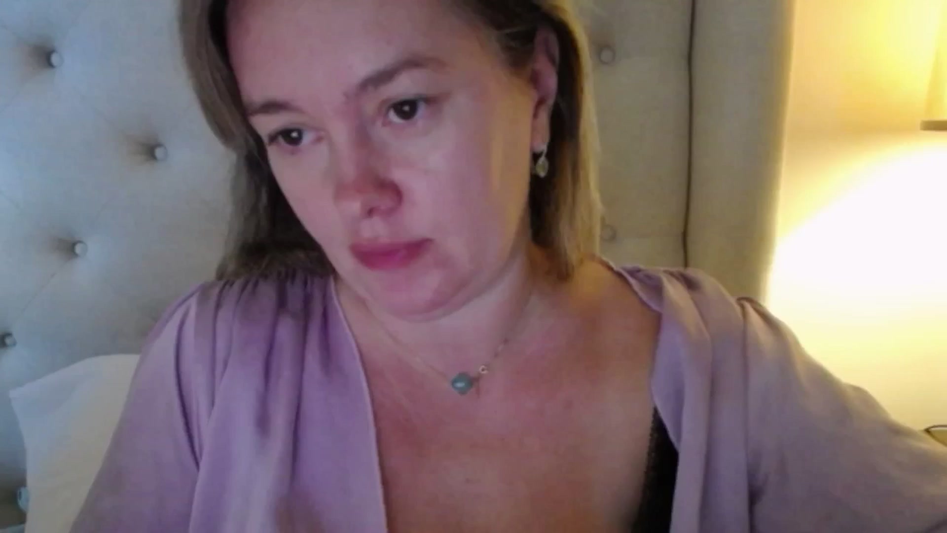 Gallery image thumbnail from J0llye's myfreecams stream on, 11/03/2025, 20:06 image 2 of 20