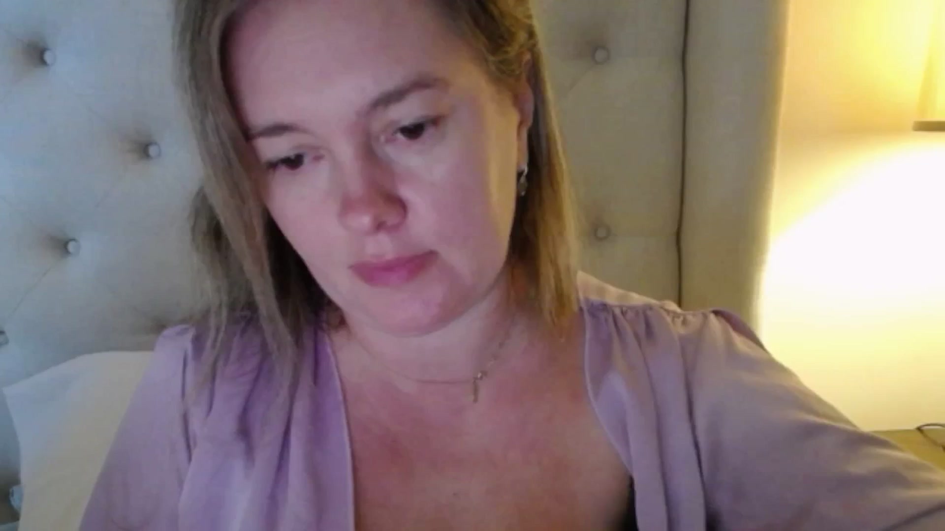 Gallery image thumbnail from J0llye's myfreecams stream on, 11/03/2025, 20:06 image 16 of 20