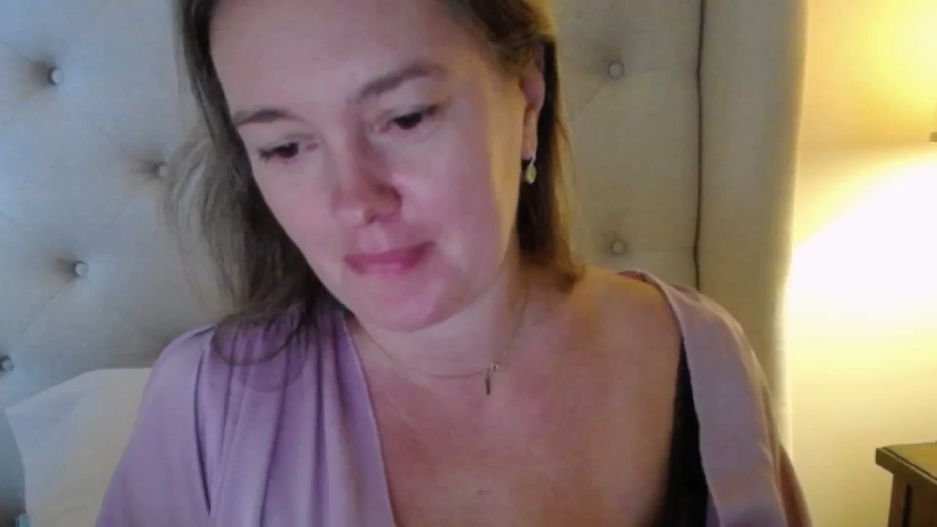 Gallery image thumbnail from J0llye's myfreecams stream on, 11/03/2025, 20:06 image 18 of 20