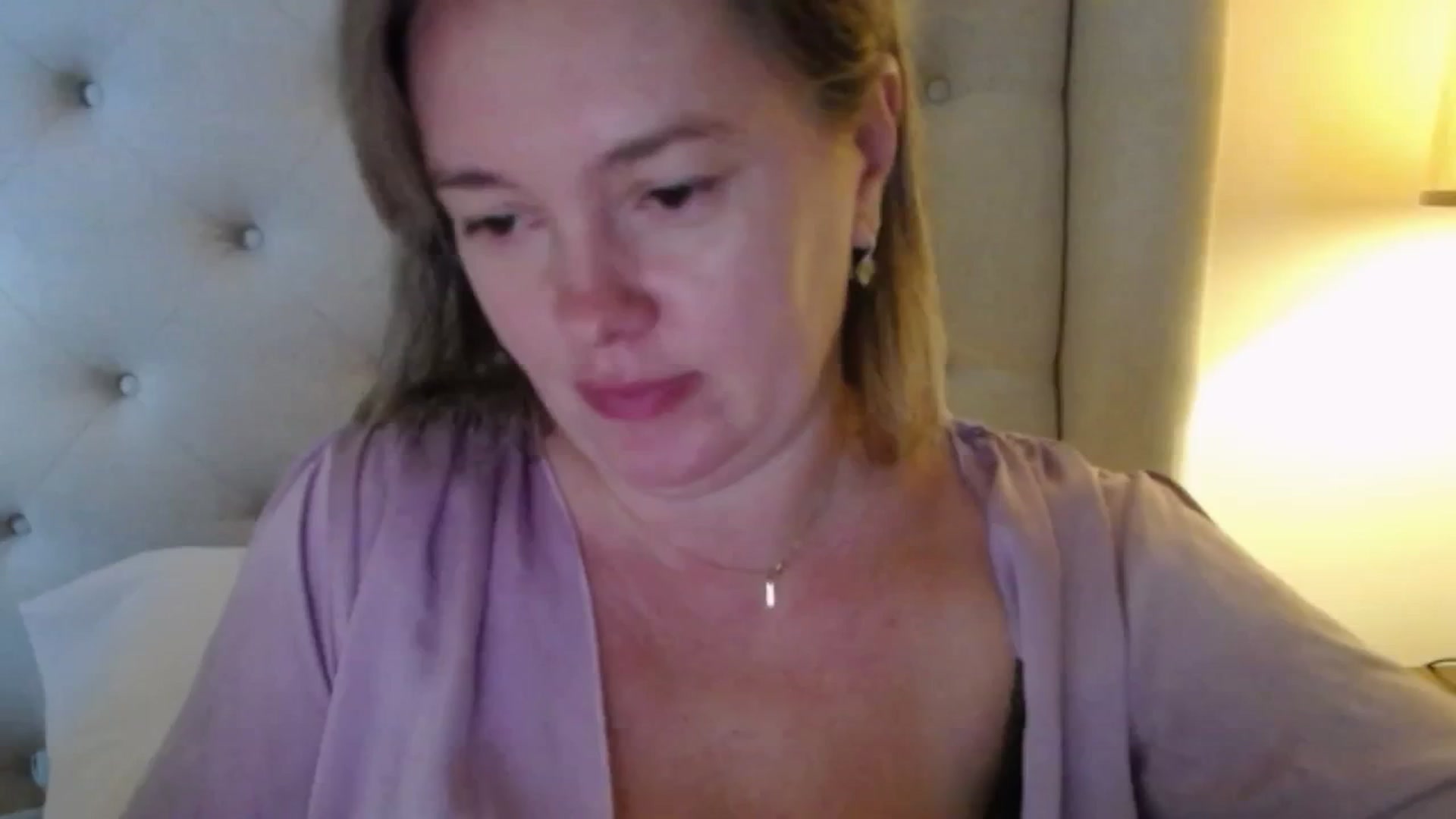 Gallery image thumbnail from J0llye's myfreecams stream on, 11/03/2025, 20:06 image 3 of 20