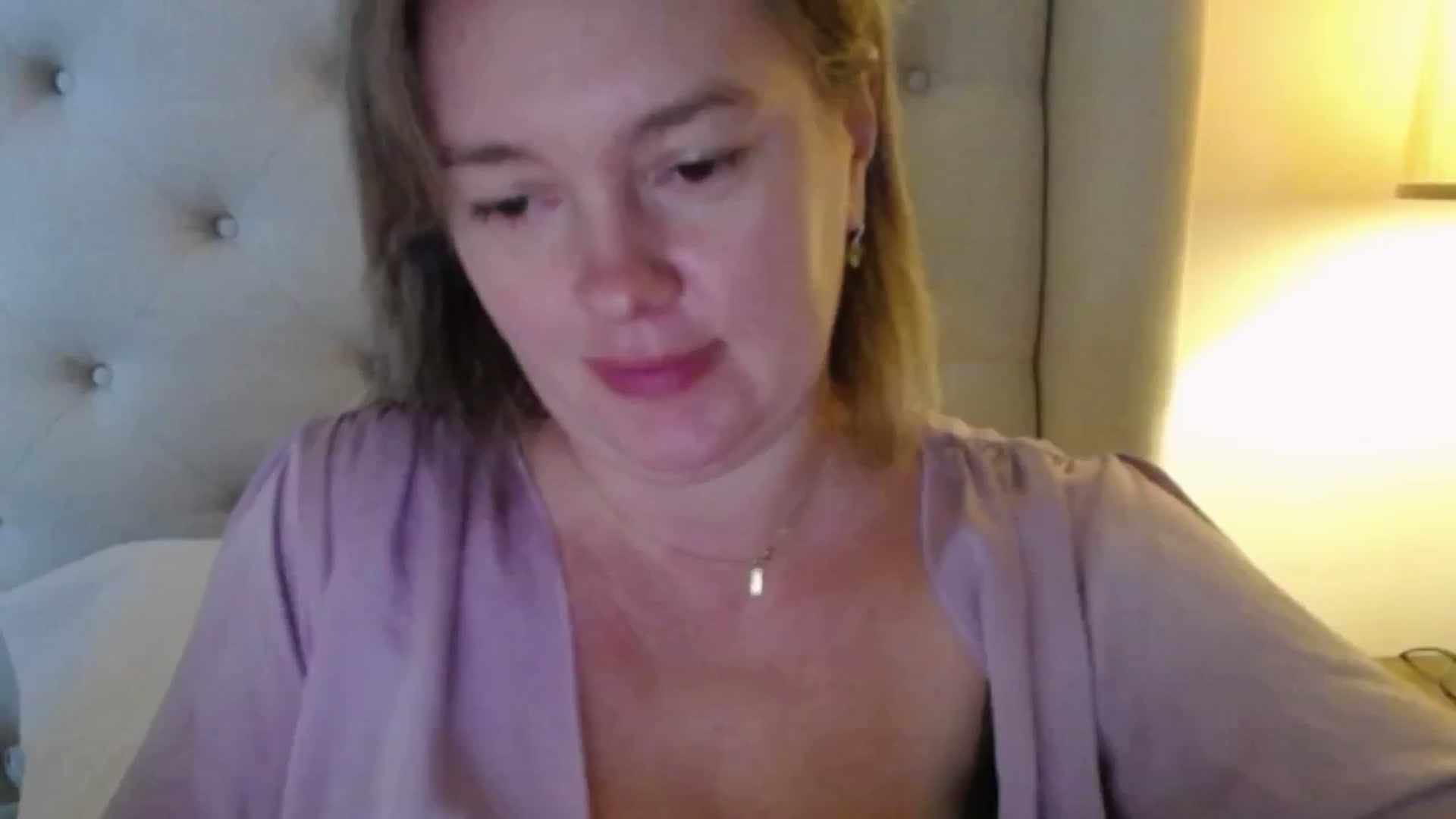 Gallery image thumbnail from J0llye's myfreecams stream on, 11/03/2025, 20:06 image 7 of 20