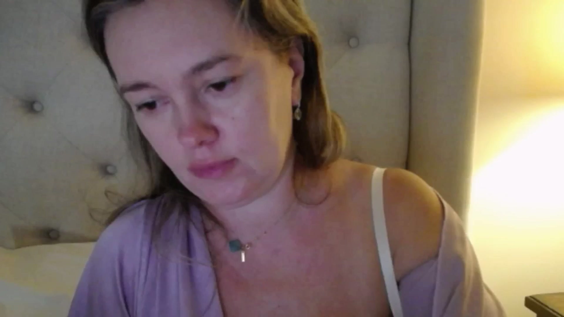 Gallery image thumbnail from J0llye's myfreecams stream on, 11/04/2025, 20:38 image 18 of 20