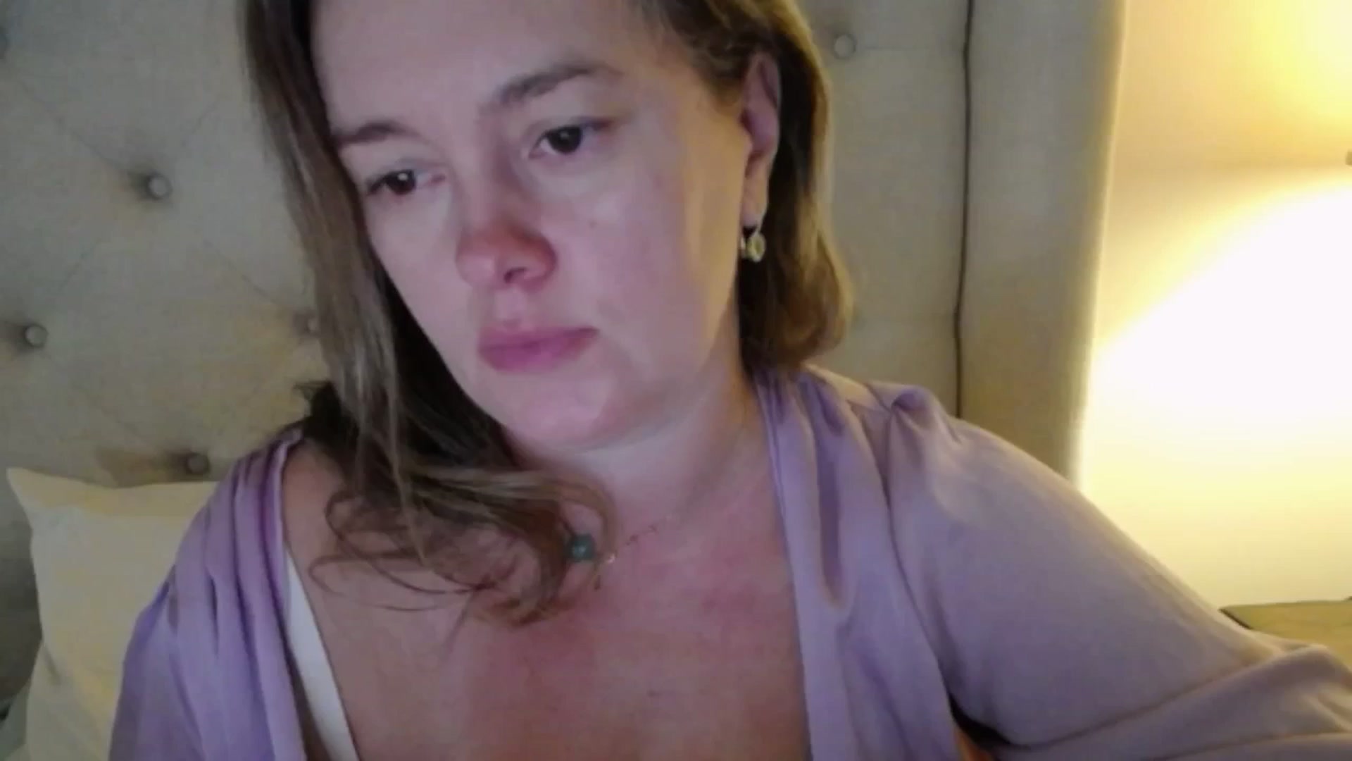 Gallery image thumbnail from J0llye's myfreecams stream on, 11/04/2025, 20:38 image 4 of 20