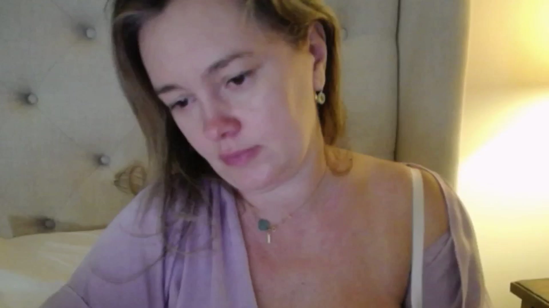 Gallery image thumbnail from J0llye's myfreecams stream on, 11/04/2025, 20:38 image 13 of 20