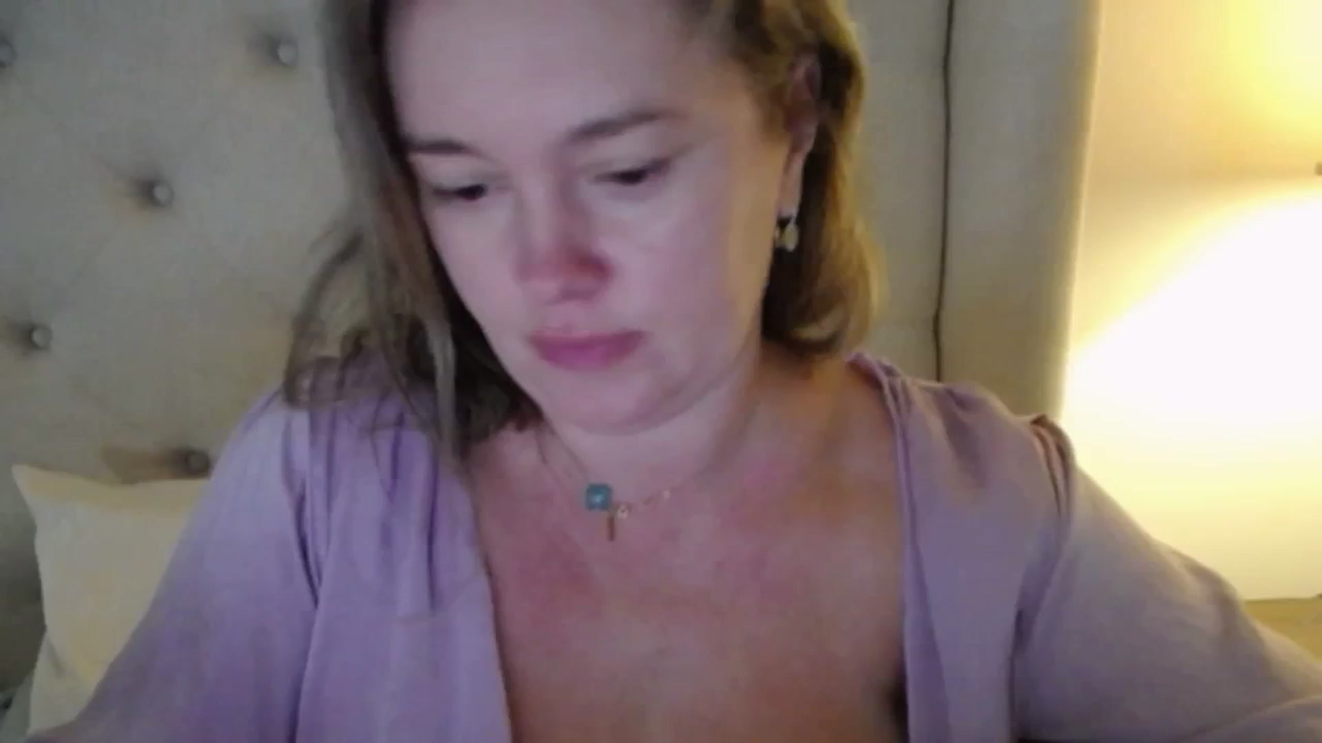 Gallery image thumbnail from J0llye's myfreecams stream on, 11/04/2025, 20:38 image 1 of 20