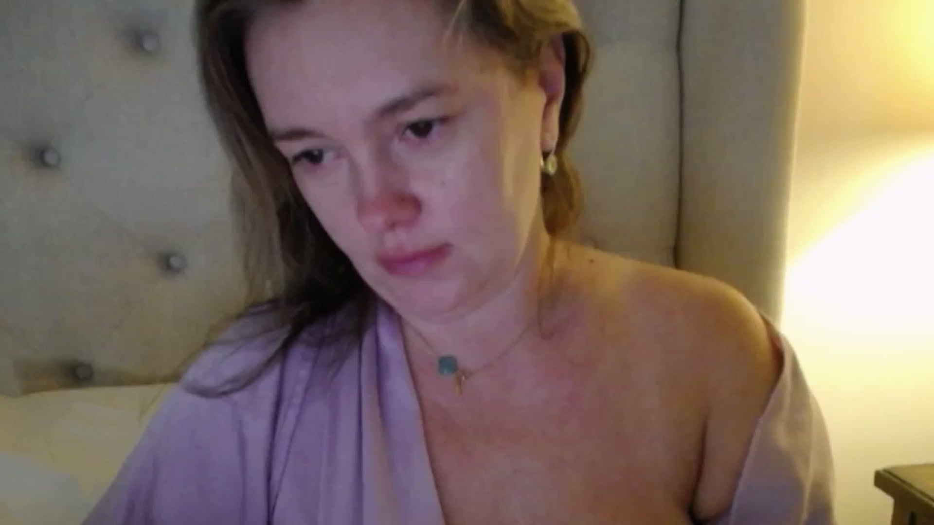 Gallery image thumbnail from J0llye's myfreecams stream on, 11/04/2025, 20:38 image 20 of 20