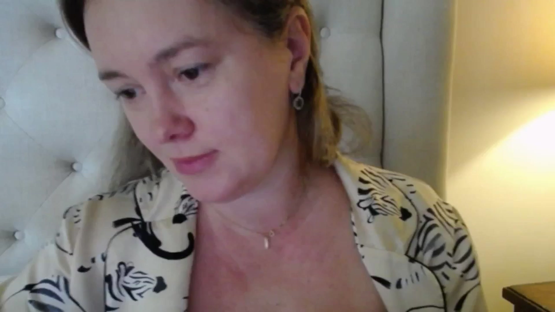 Gallery image thumbnail from J0llye's myfreecams stream on, 11/05/2025, 17:18 image 10 of 20