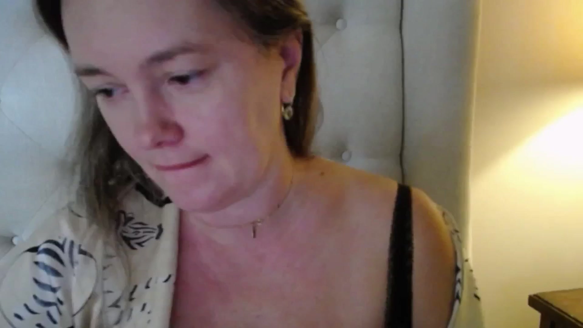 Gallery image thumbnail from J0llye's myfreecams stream on, 11/05/2025, 17:18 image 14 of 20
