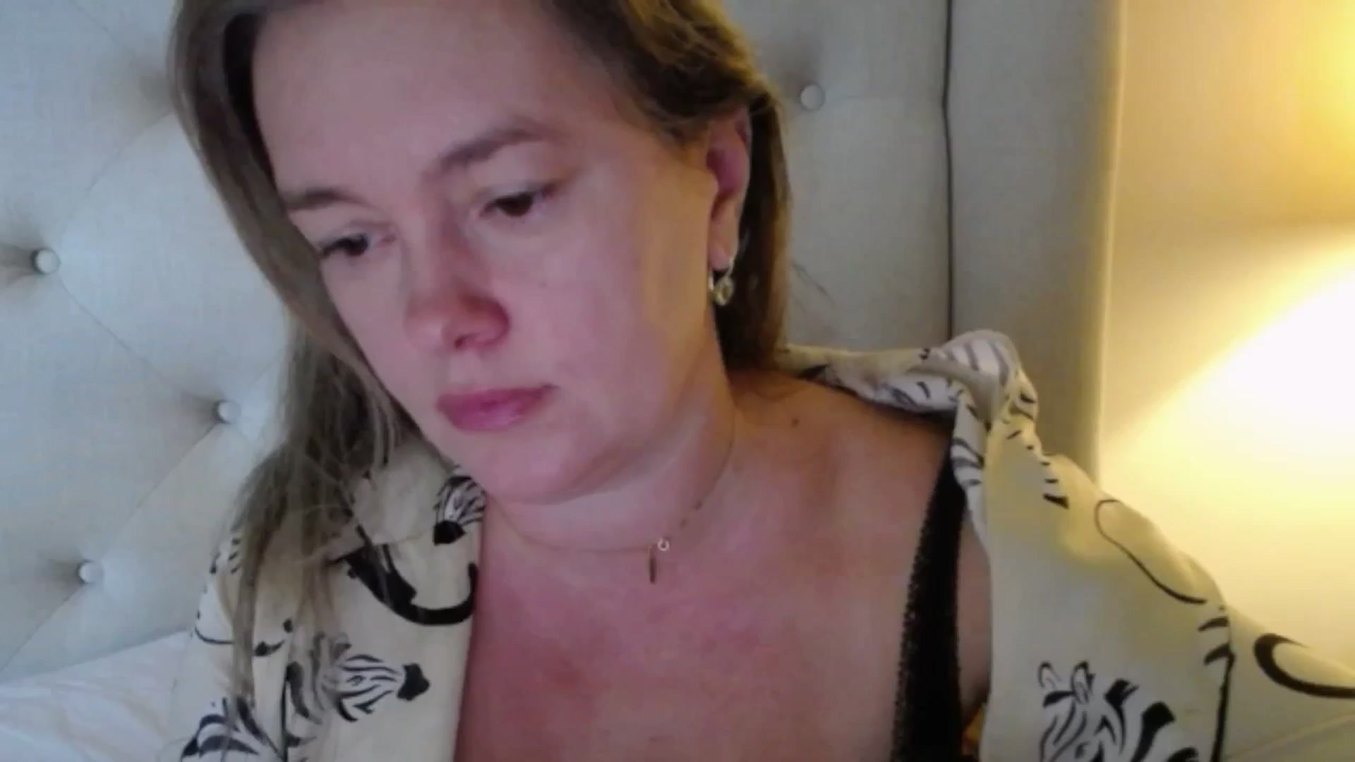 Gallery image thumbnail from J0llye's myfreecams stream on, 11/05/2025, 17:18 image 17 of 20