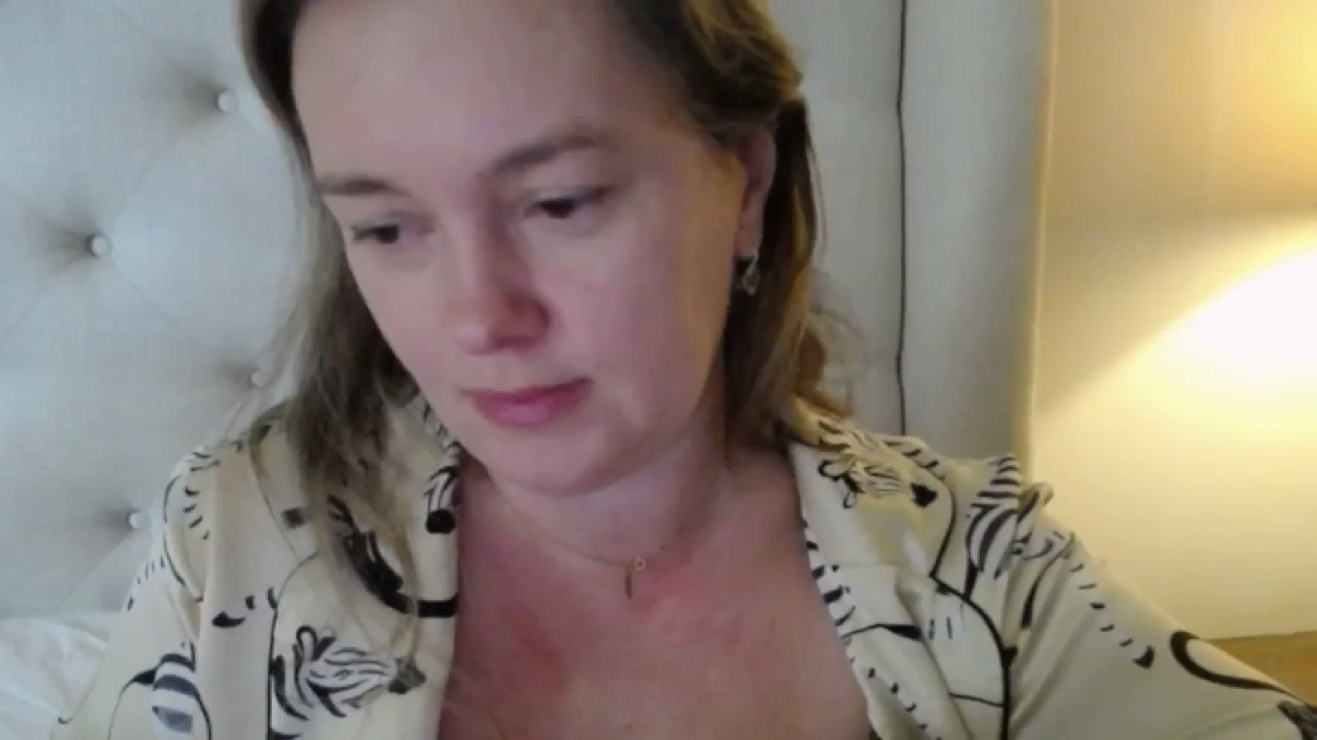 Gallery image thumbnail from J0llye's myfreecams stream on, 11/05/2025, 17:18 image 7 of 20
