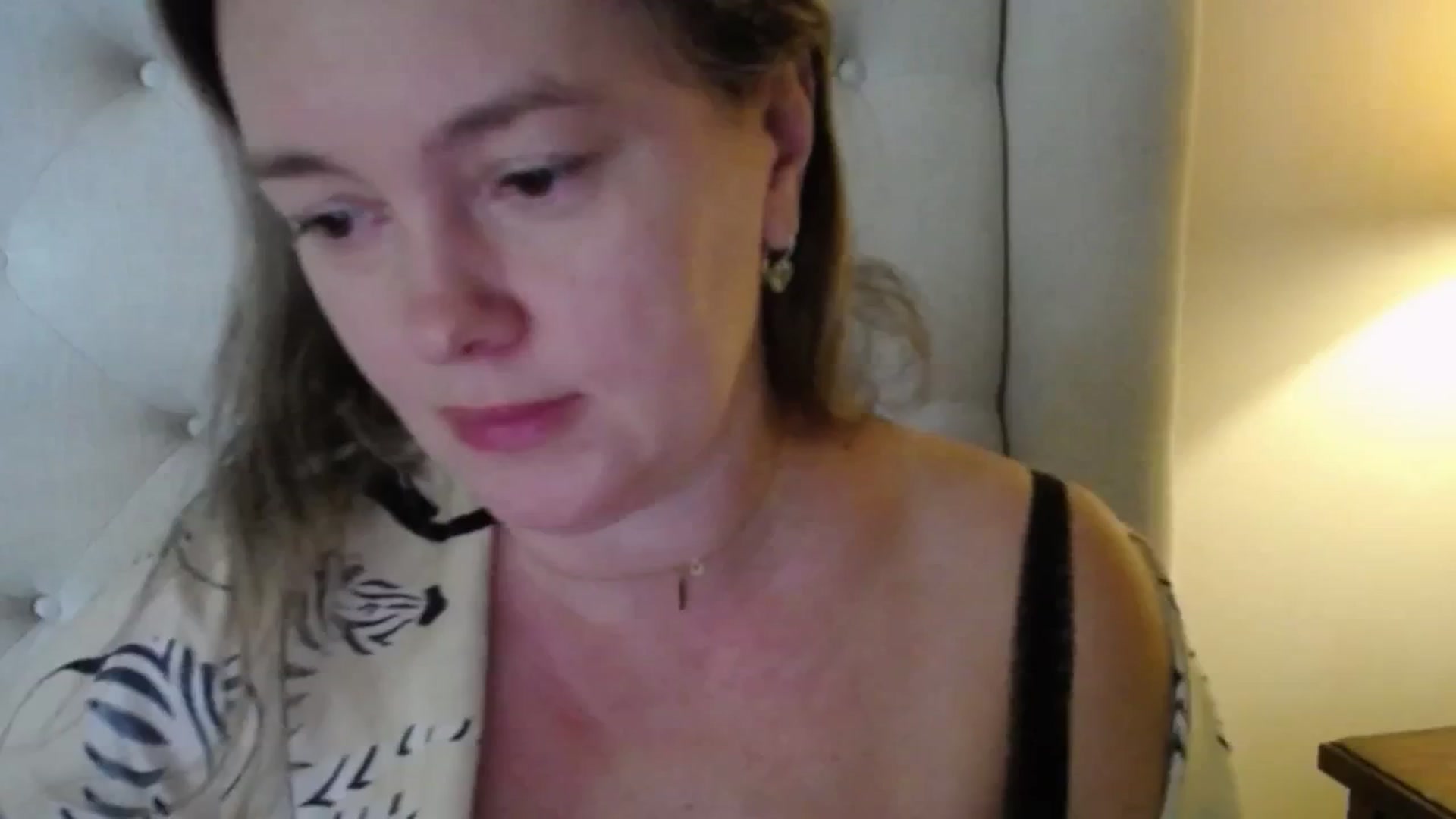 Gallery image thumbnail from J0llye's myfreecams stream on, 11/05/2025, 17:18 image 12 of 20