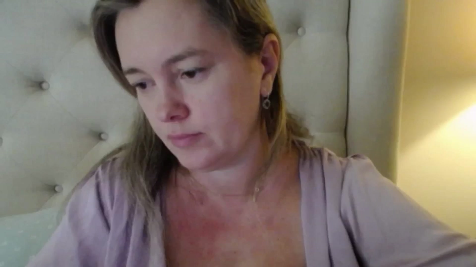 Gallery image thumbnail from J0llye's myfreecams stream on, 11/07/2025, 17:04 image 13 of 20