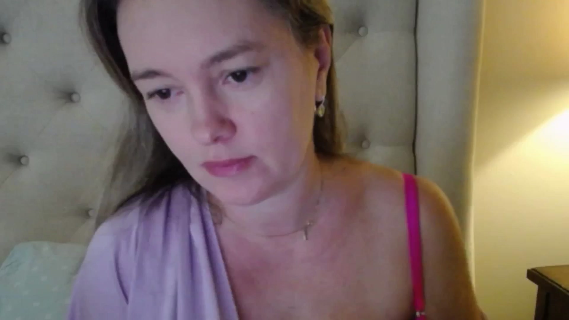 Gallery image thumbnail from J0llye's myfreecams stream on, 11/07/2025, 17:04 image 6 of 20