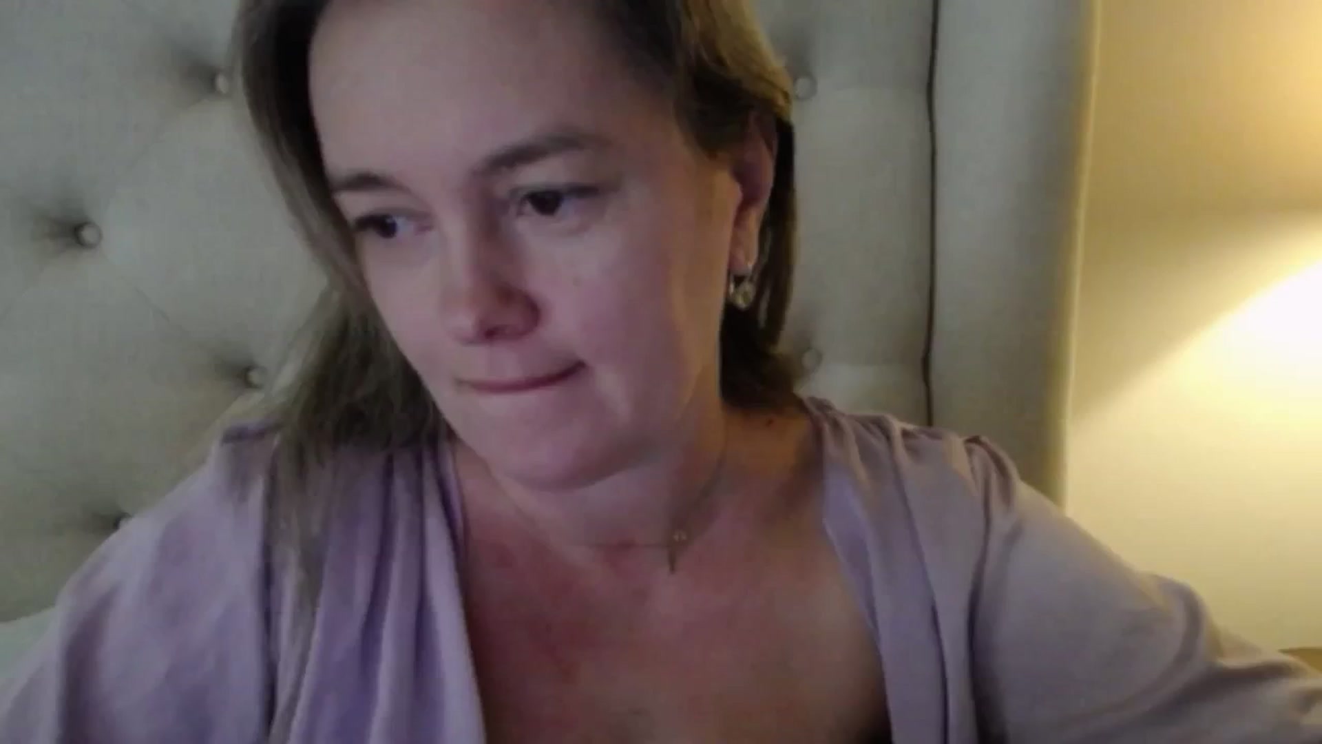 Gallery image thumbnail from J0llye's myfreecams stream on, 11/07/2025, 17:04 image 17 of 20