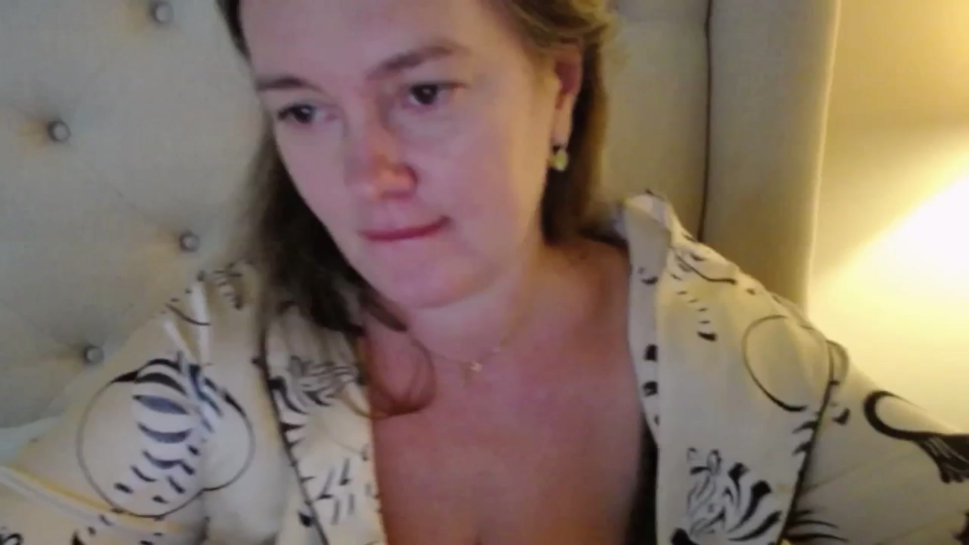 Gallery image thumbnail from J0llye's myfreecams stream on, 11/09/2025, 21:13 image 8 of 20