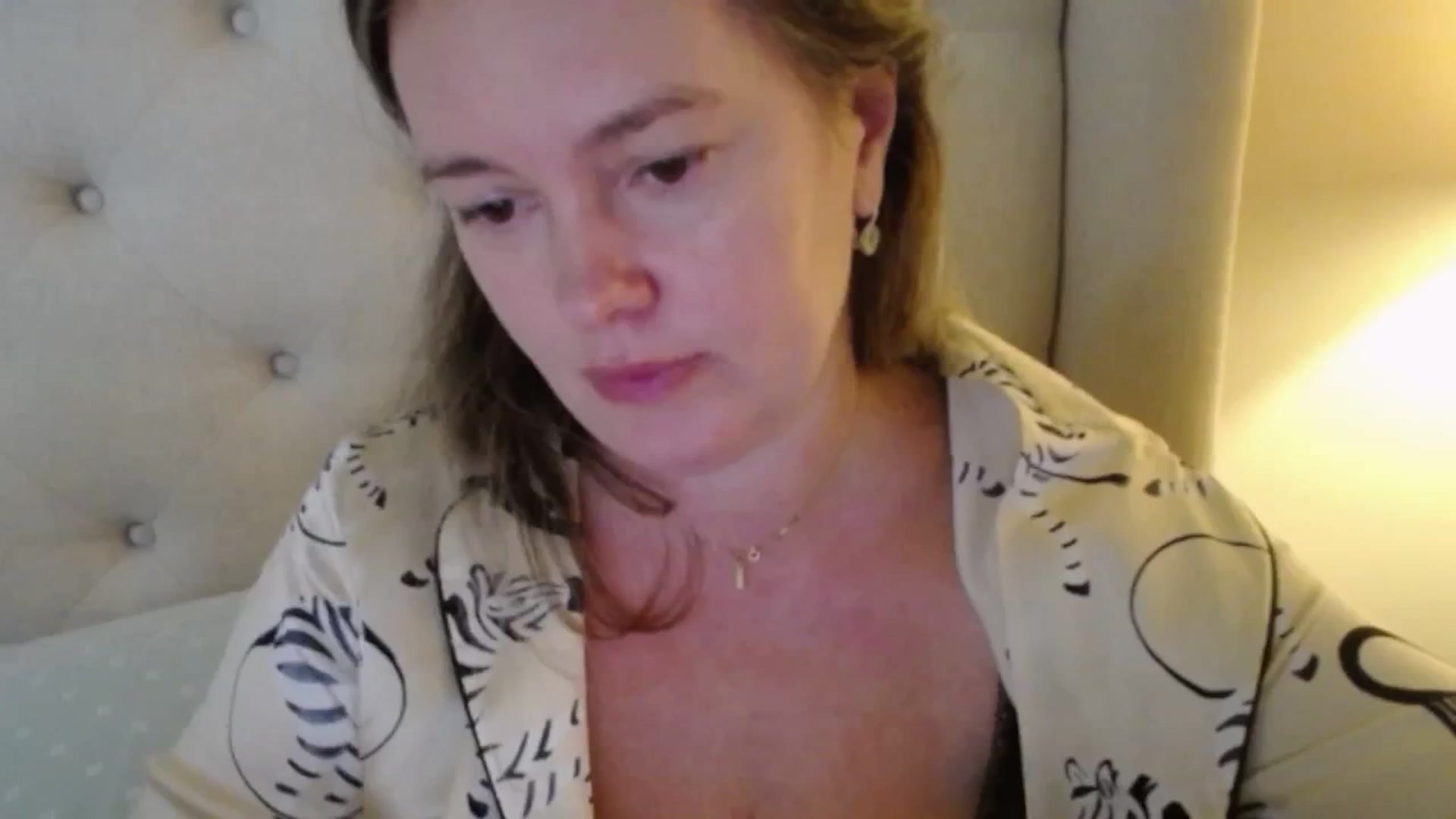Gallery image thumbnail from J0llye's myfreecams stream on, 11/09/2025, 21:13 image 10 of 20