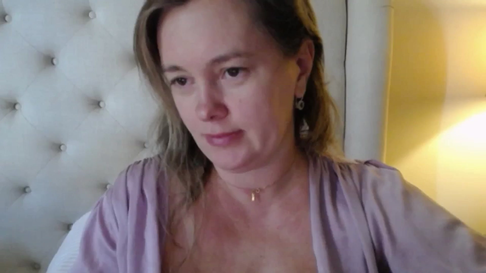 Gallery image thumbnail from J0llye's myfreecams stream on, 11/10/2025, 19:40 image 7 of 20