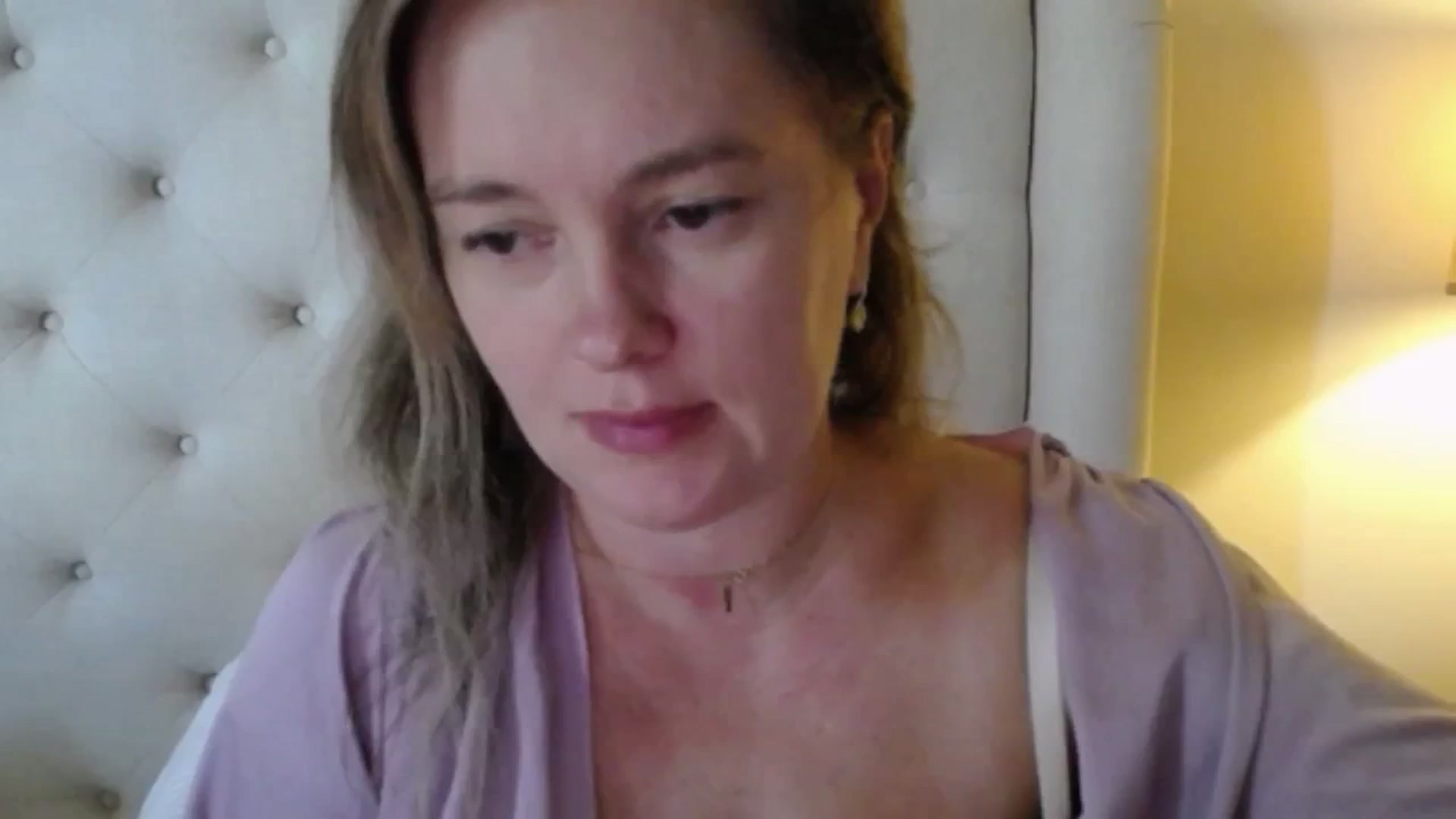 Gallery image thumbnail from J0llye's myfreecams stream on, 11/10/2025, 19:40 image 3 of 20