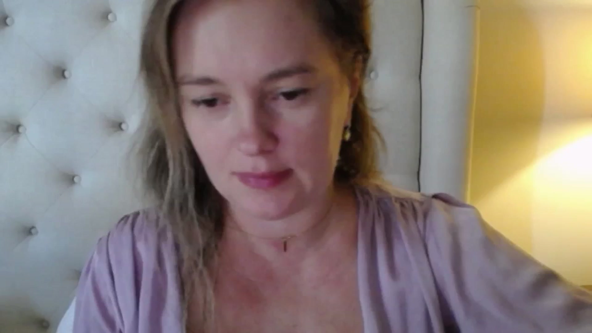 Gallery image thumbnail from J0llye's myfreecams stream on, 11/10/2025, 19:40 image 6 of 20