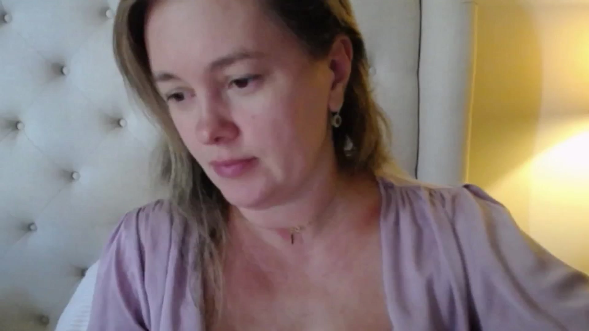 Gallery image thumbnail from J0llye's myfreecams stream on, 11/10/2025, 19:40 image 5 of 20