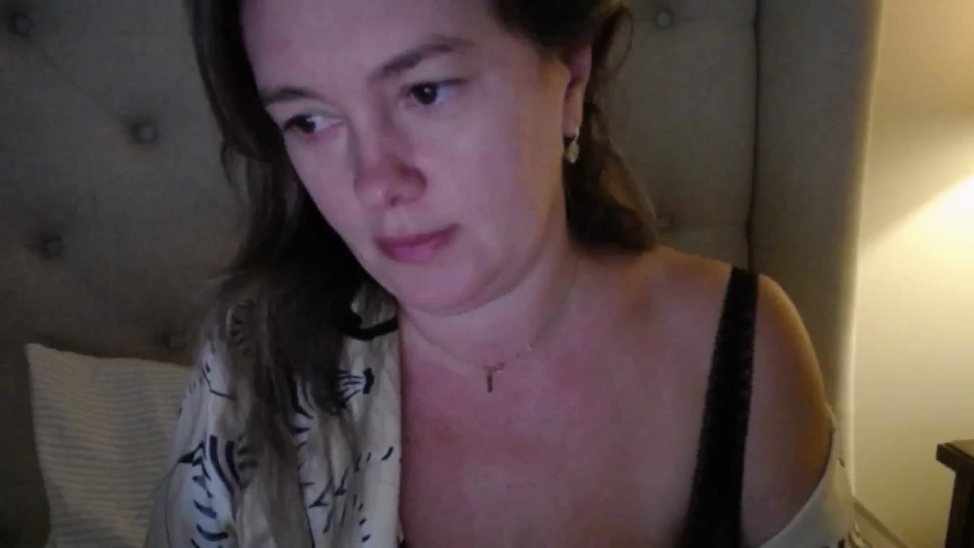 Gallery image thumbnail from J0llye's myfreecams stream on, 11/13/2025, 17:11 image 19 of 20