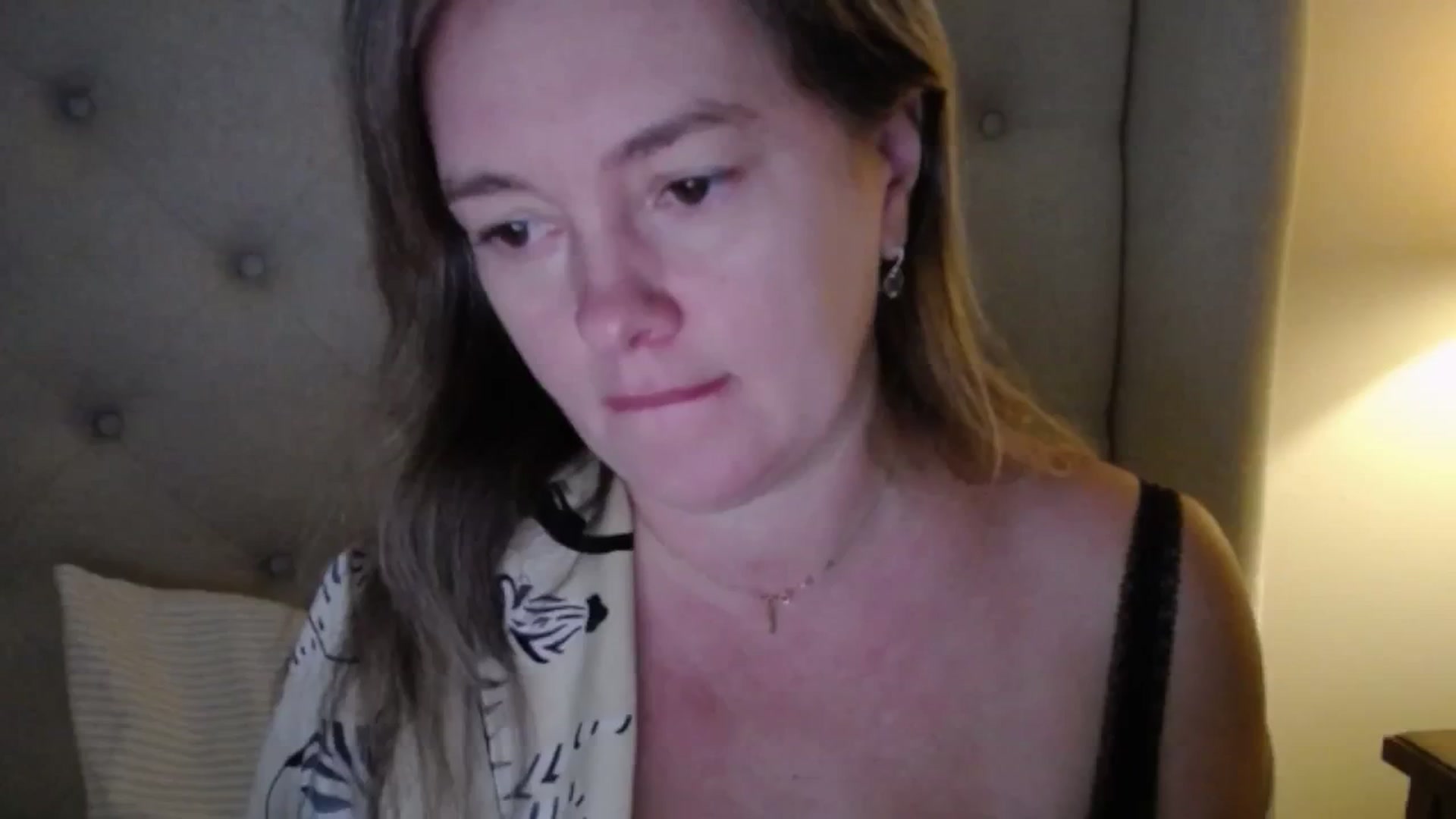 Gallery image thumbnail from J0llye's myfreecams stream on, 11/13/2025, 17:11 image 7 of 20