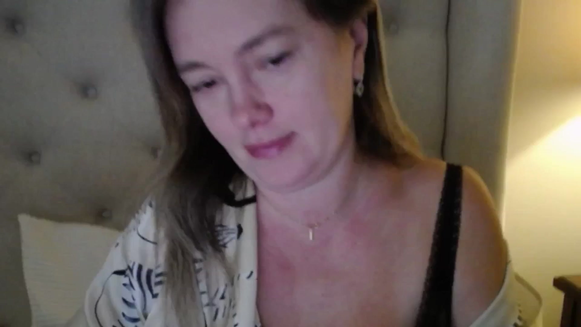 Gallery image thumbnail from J0llye's myfreecams stream on, 11/13/2025, 17:11 image 10 of 20